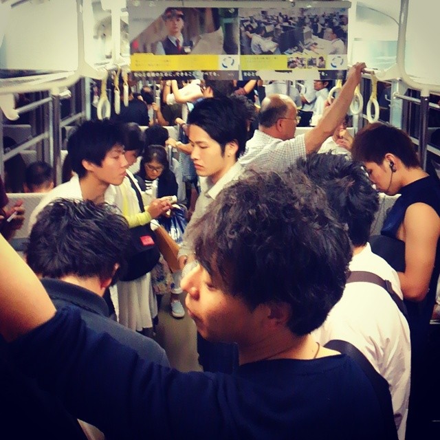 All dudes on the train. Kakoi desu ne..... u_u; #okayama