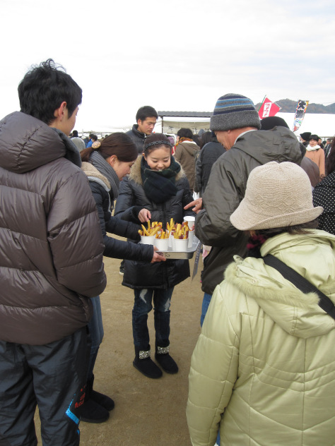 People also came around to sell other foods like sweet potato fries.